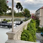 شقة Terrace Suites-split *