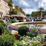 Terrace Suites-split شقة *