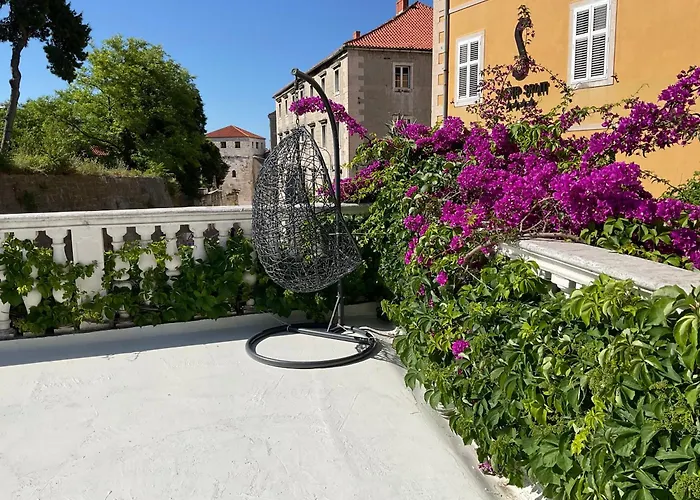 Terrace Suites-split Apartment Split