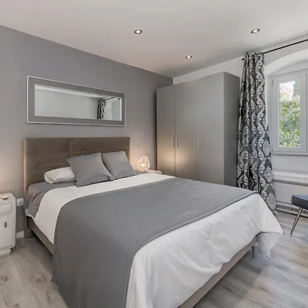 Terrace Suites-split Апартаменты *